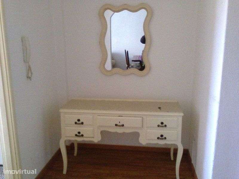 T2+1 perto da Constituição-escola Filipa Vilhena - trav covelo Porto - Grande imagem: 5/9