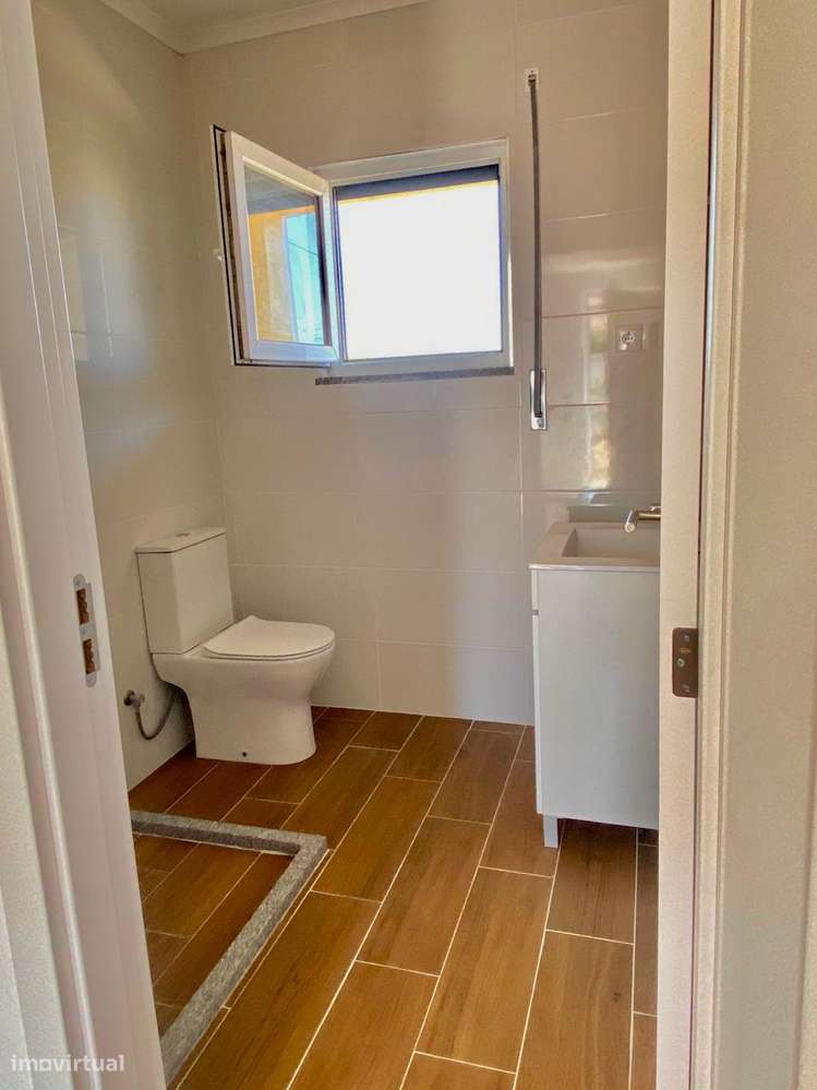 Arrenda se moradia térrea T2 - Grande imagem: 4/7