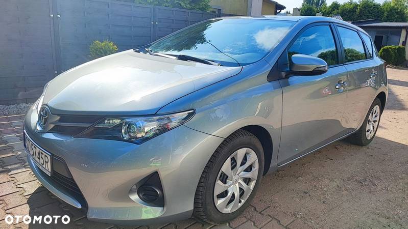 Toyota Auris 1.33 Dual-VVT-i - 1