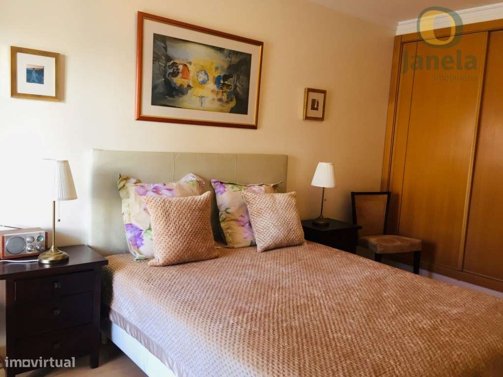 T2 com box e arrecadação, no centro de Faro, varandas-13