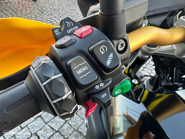 BMW R 1250 GS Adventure 40 anos - 16