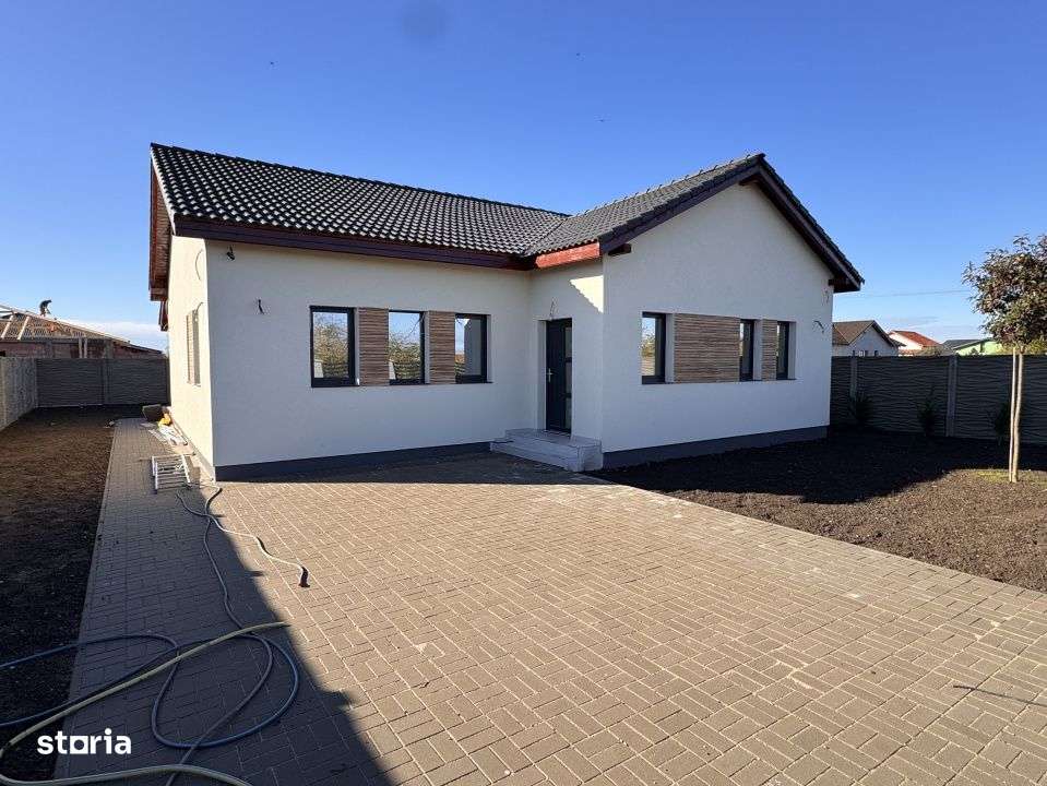 CASA INDIVIDUALA, 500MP TEREN, TOATE UTILITATILE-1