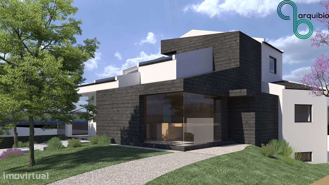 Moradia para Remodelar em Terreno de 1.000m² na Prestigiada Zona da Ma-14