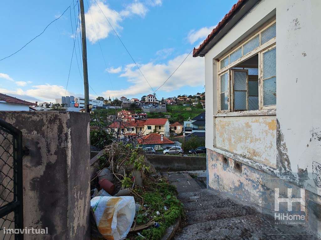 Moradia T1 geminada em Ruina para recuperação - Funchal - Grande imagem: 4/25