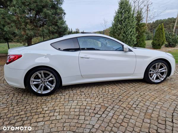 Hyundai Genesis Coupe 2.0 T - 6