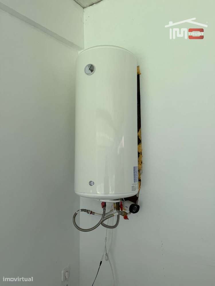 Moradia Isolada T3 + 2 em Palhais, Cozinha Equipada, Amplo Jardim, ...-5