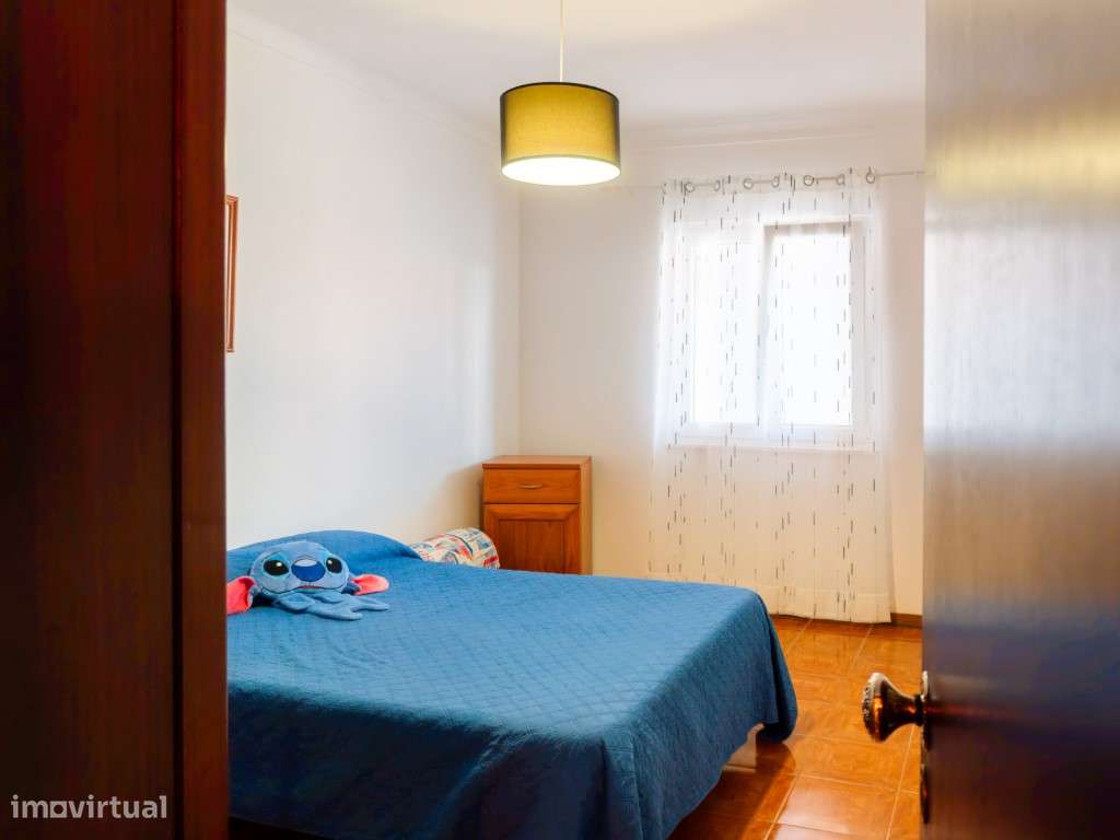 Moradia de rés do chão e 1º andar com Garagem-18