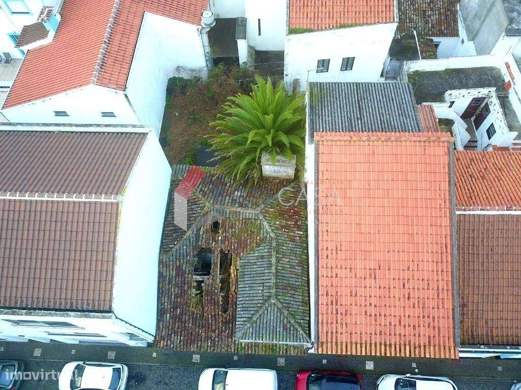 Oportunidade única no centro da Praia da Vitória!-3