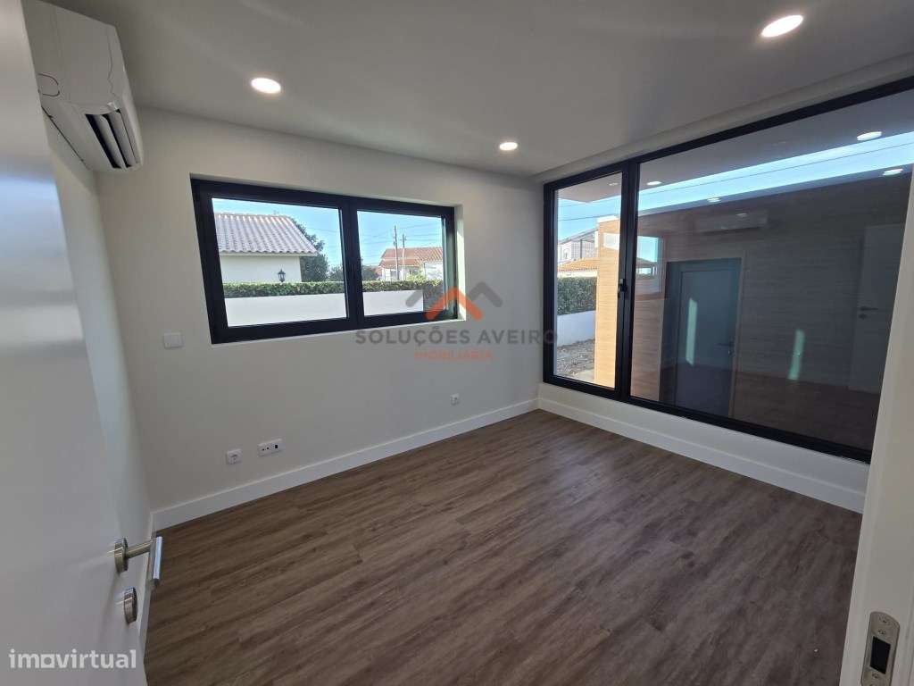 Moradia T4 a 1km das Glicinias!-10