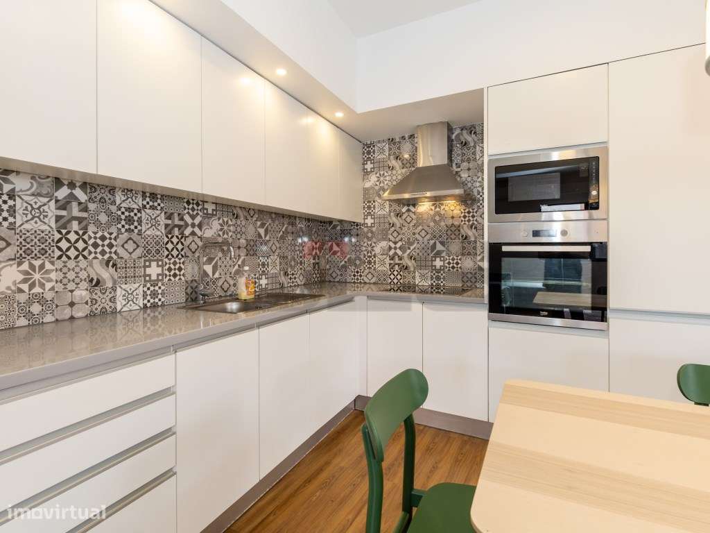 Moradia V4 com Apartamento T1 Anexo, Totalmente Remodelada - Centro...-34