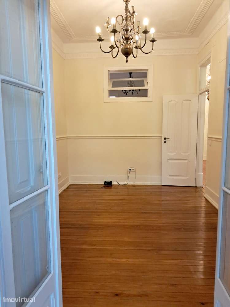 Elegante T3+ 1 com JARDIM privativo Próximo Metro Alameda-20