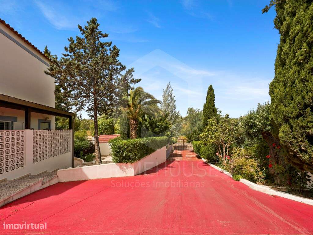 Villa T9 Exclusiva em Ferragudo com Alto Potencial de Rendimento-53