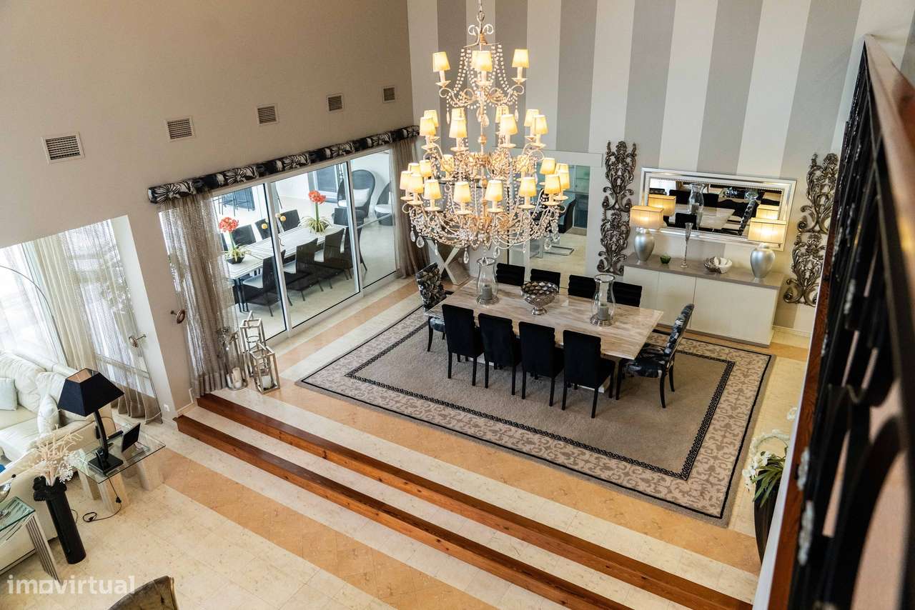 Luxuosa Moradia com 4 quartos localizada em Rosto do Cão - São Roque-11