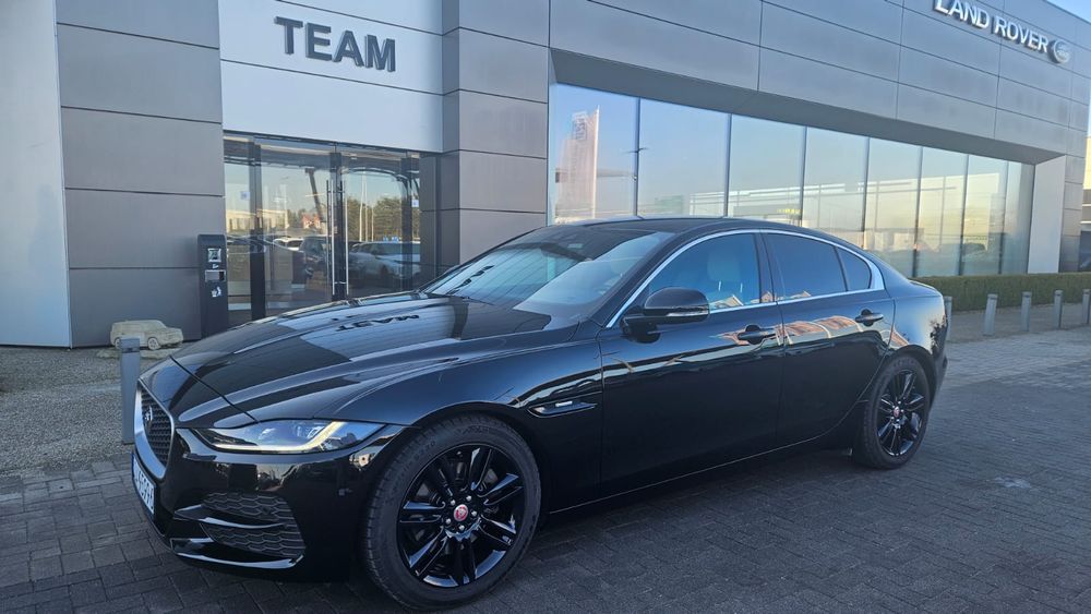 Jaguar Xe 2.0 Benzyna 250 KM — zdjęcie 6
