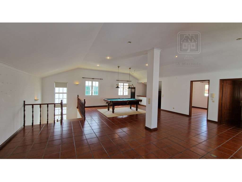 VENDA de MORADIA - VIVENDA T4+1 com Jardim e Garagem - Relva, Ponta...-49