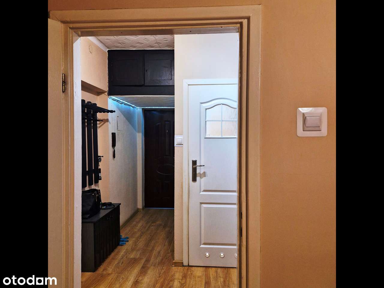 Dwupokojowe mieszkanie z pełnym wyposażeniem w Katowicach-8