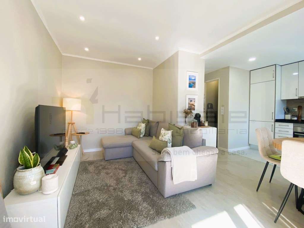 Apartamento T2 Varanda e Vista para Jardim-1