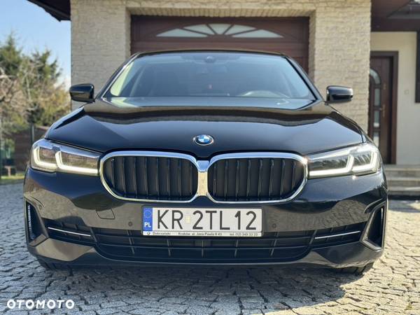 BMW Seria 5 520d xDrive - 5