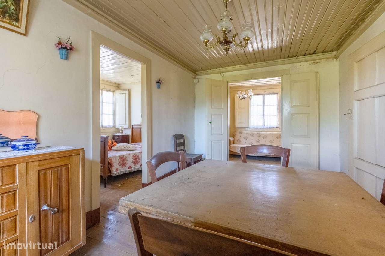 Casa para reabilitar em Arco de Baúlhe – Oportunidade única-25