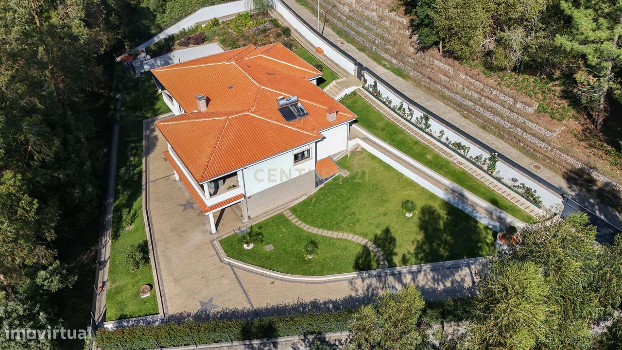 Fantástica moradia T4 de Luxo com piscina em Valongo-51