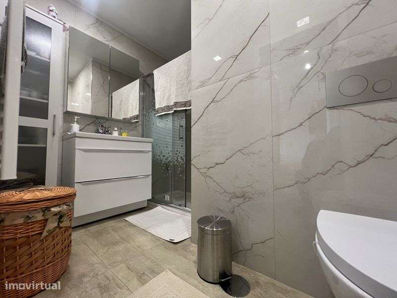 Apartamento T2+1 Maia c/ varanda e Box-3