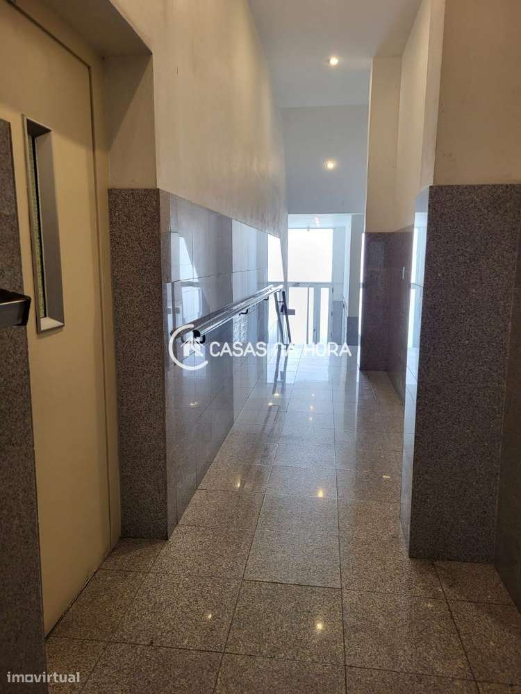 Apartamento totalmente remodelado e mobilado | Matosinhos Sul-19