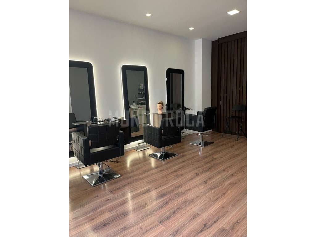 Cabeleireiro pronto a funcionar S. Vitor-5