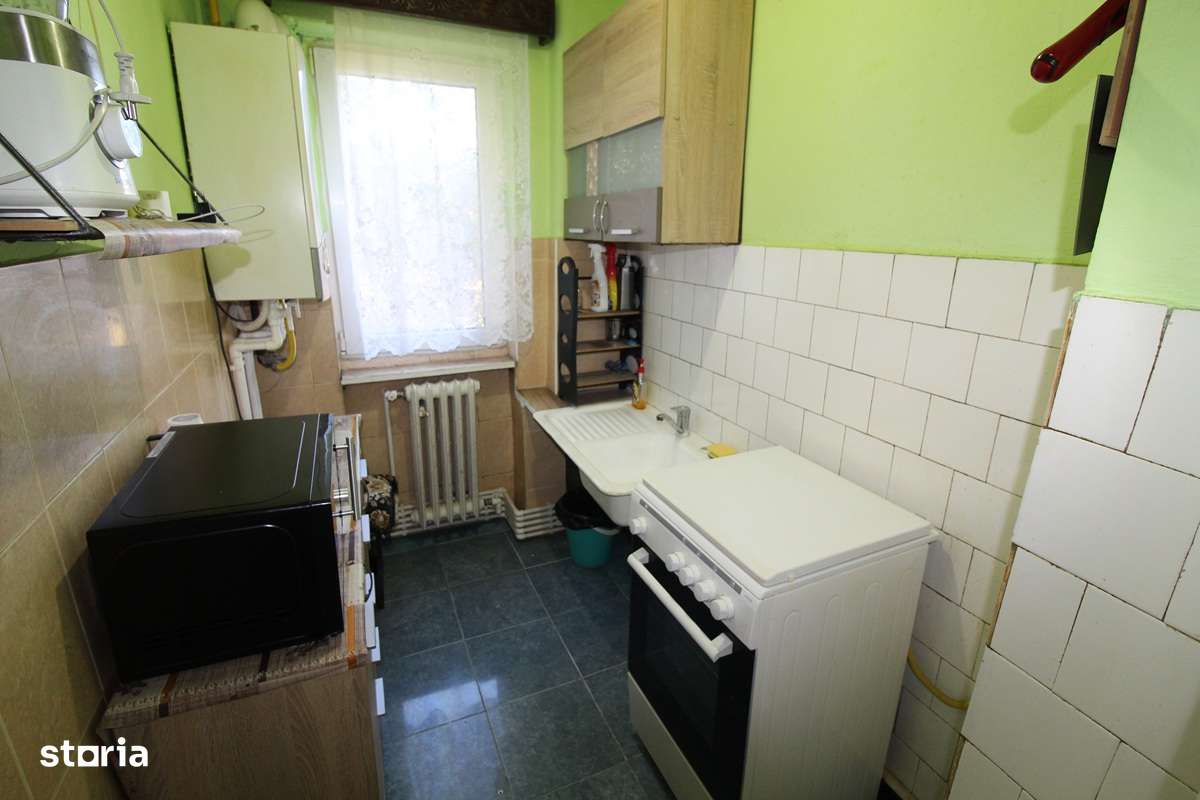 Vând apartament 2 camere în Hunedoara zona Str.Eliberării parter înalt-1
