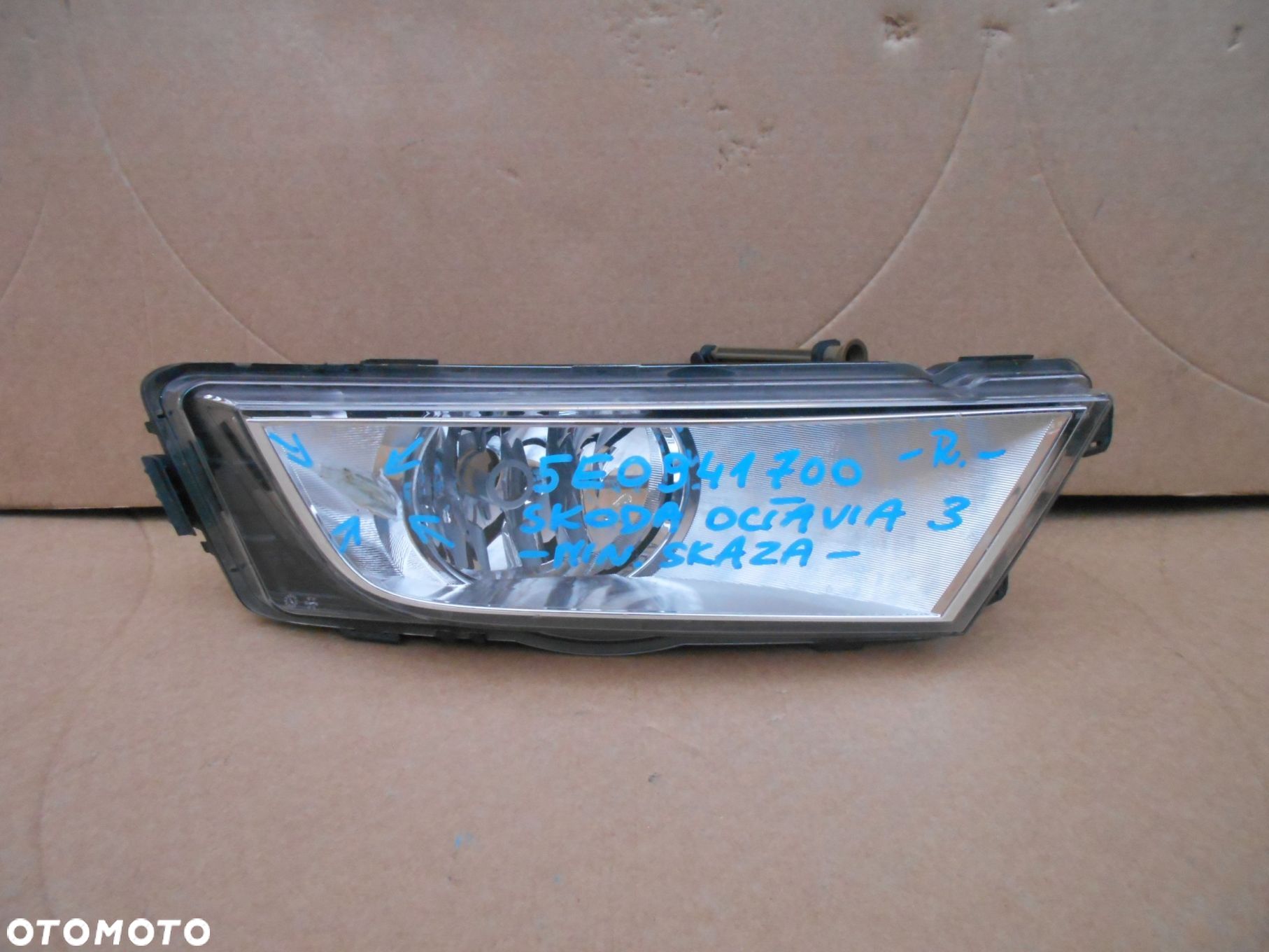 HALOGEN PRAWY SKODA OCTAVIA III 3 5E0941700 ORG EU - 1