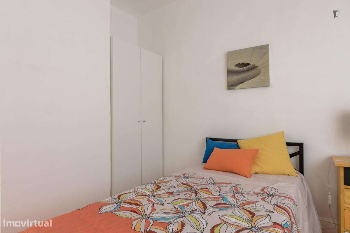Quarto - localizado em Campolide Lisbon - Grande imagem: 2/12