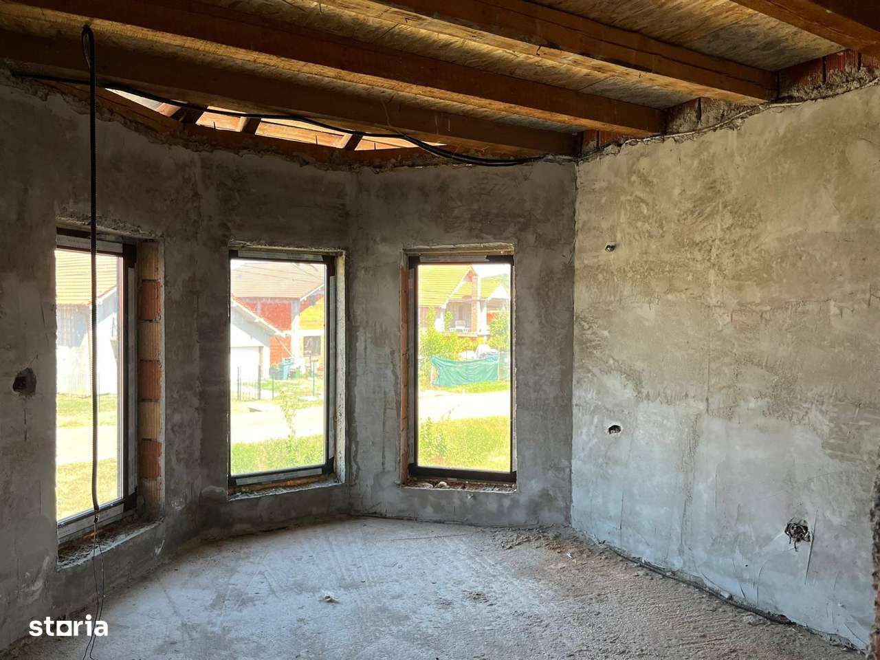 Investiei Haieu casa tencuita interior,instalatii, curent,intabulata-12