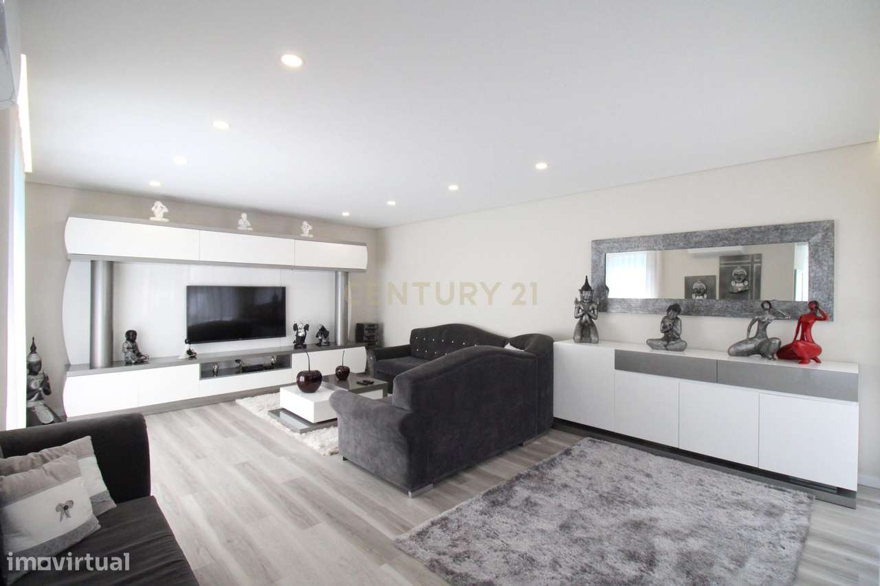 Moradia Térrea Isolada T3 com Piscina – Mobilada ou não  Excelente Loc - Grande imagem: 5/34