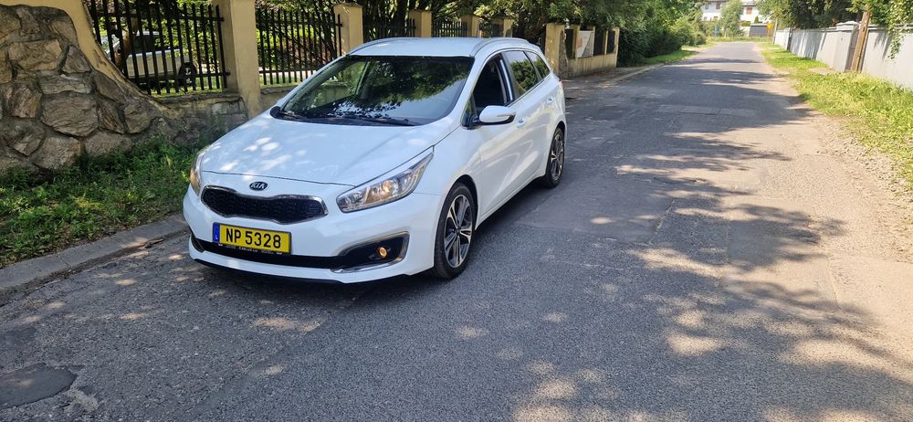 Kia Ceed II (2012-) 1.6 CRDi 136 DCT ISG Platinum Edition 2015