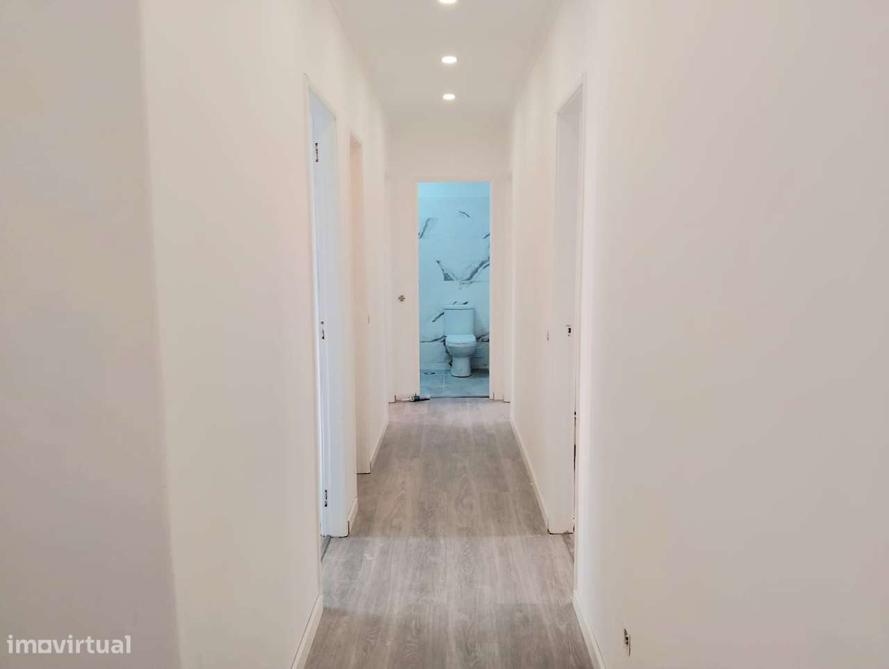 Apartamento T3 Totalmente Remodelado-30