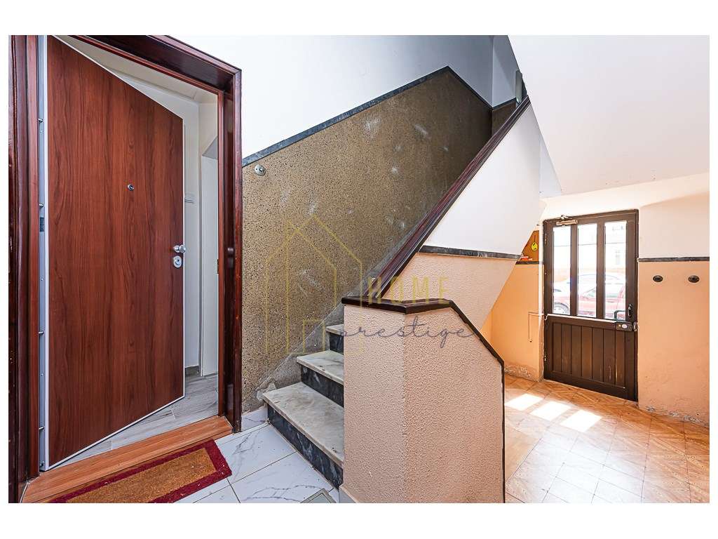 Apartamento T1 Totalmente Remodelado-11