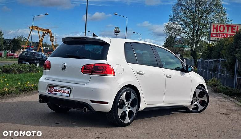 Volkswagen Golf VI 2.0 TSI GTI - 9