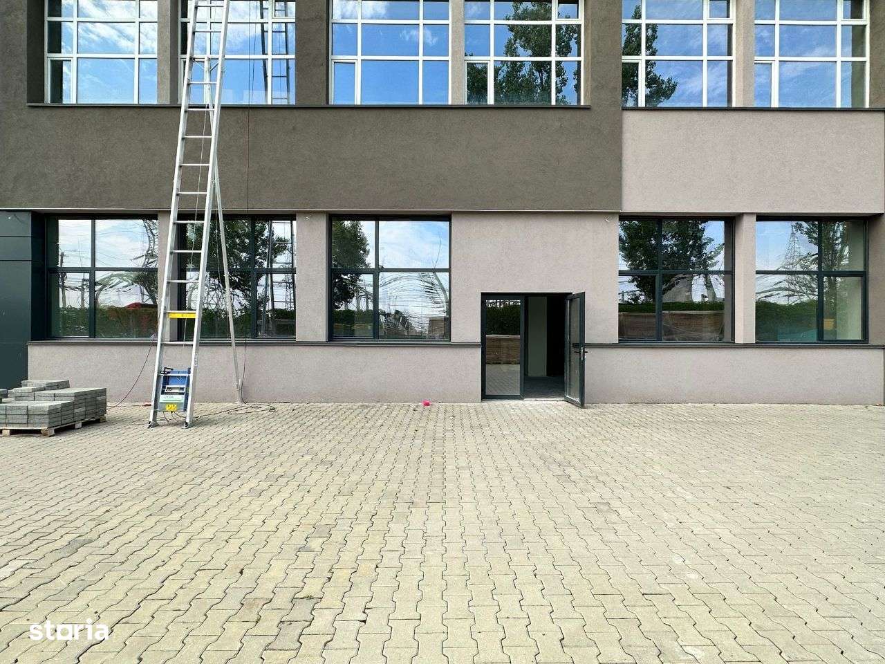 Spatiu comercial, birouri, de la 50mp la 1200mp, zona Carrefour - Imagine principală: 2/6