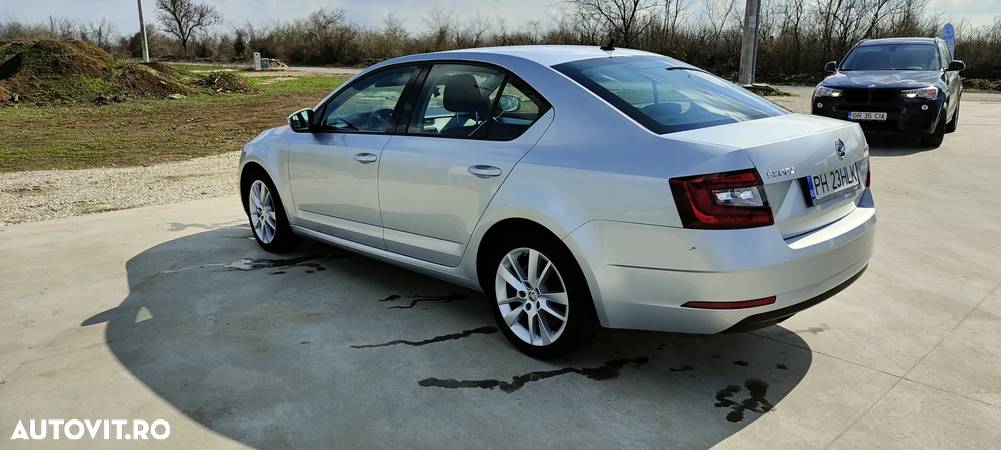 Skoda Octavia Combi Diesel 1.6 TDI Style - 4