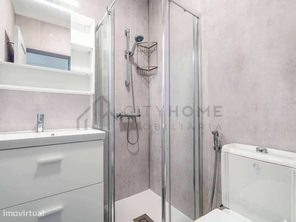 Apartamento T3 Duplex Renovado com Vista Mar-19