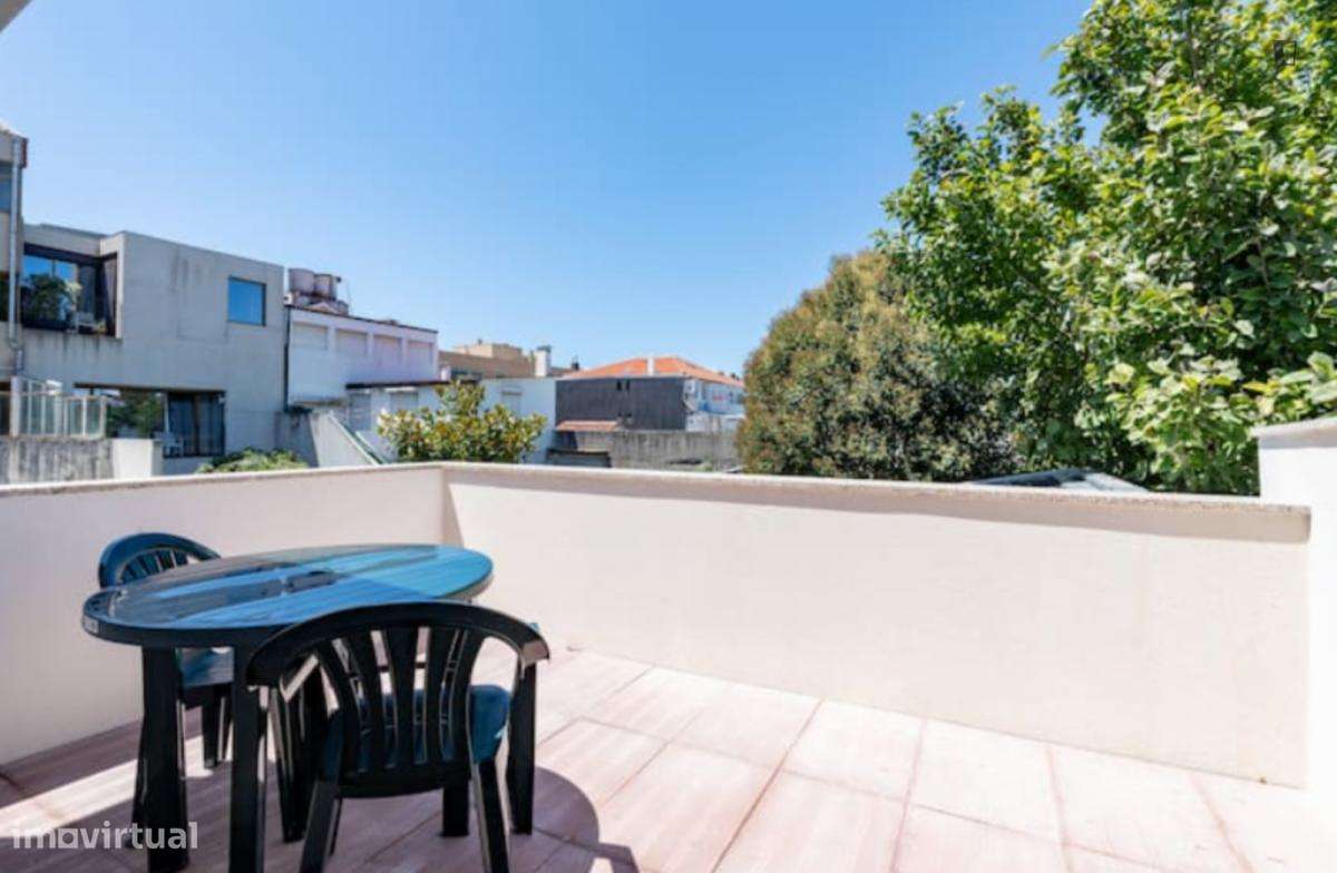 Apartamento com 1 quartos - localizado em Lordelo do Ouro Porto - Grande imagem: 2/6