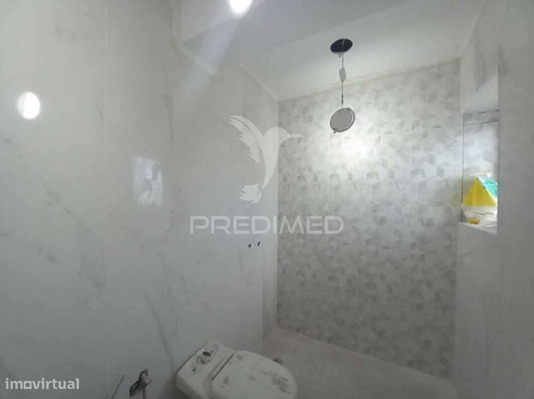 Apartamento T4 no Laranjeiro, Almada-13