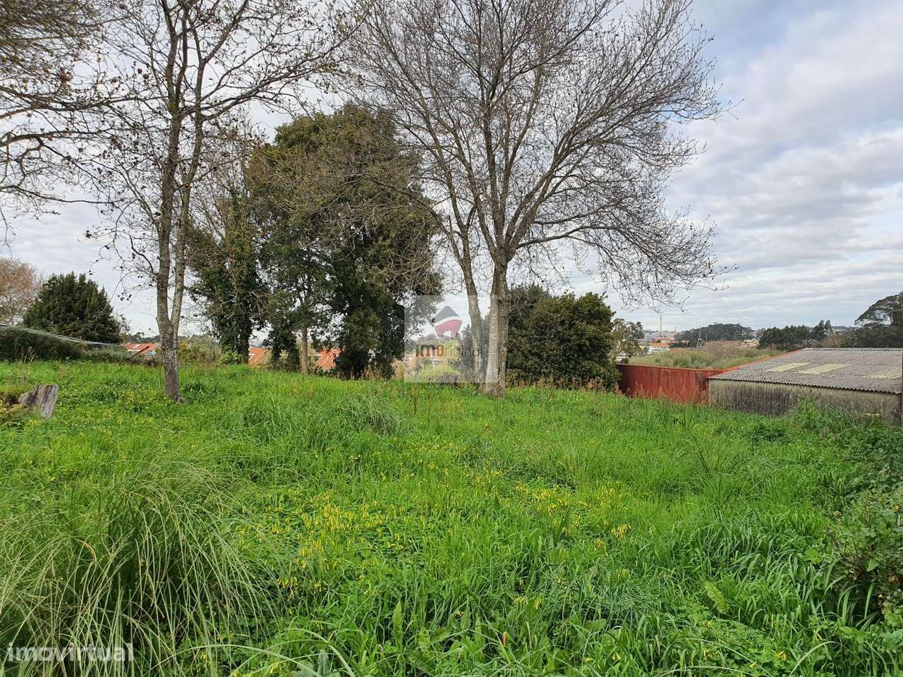 Lote com 600 m2 para moradia 4 frentes, a 6 min. da praia-7