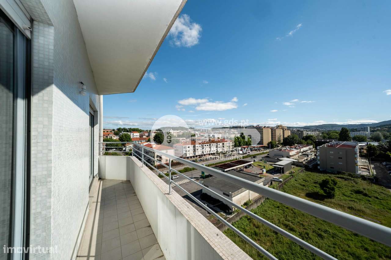 T5 Duplex na Rua Bernardo Sequeira, São Vítor-6