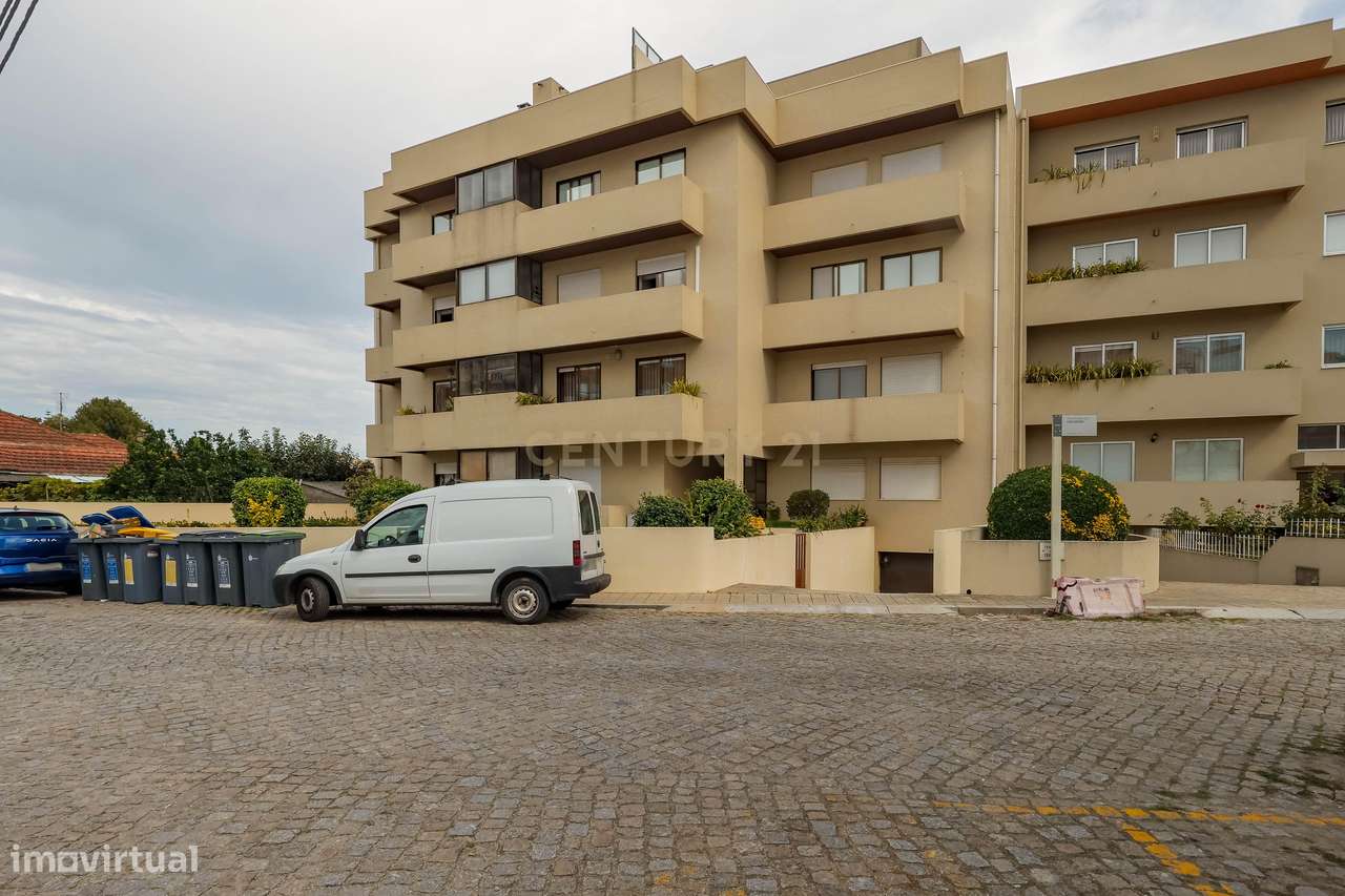 Apartamento T3 em Aguas Santas com Suite e garagem-25