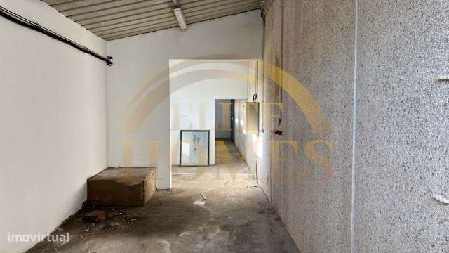 Armazém para venda na Quinta do Anjo.-24