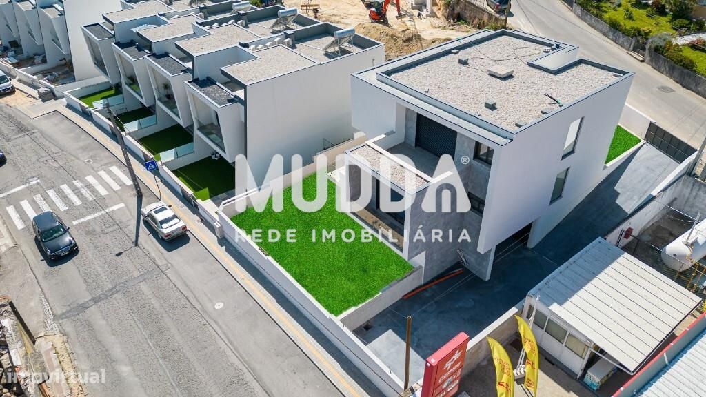 Moradia T4 Nova com Design Moderno junto ao Parque de La-Salette em Ol