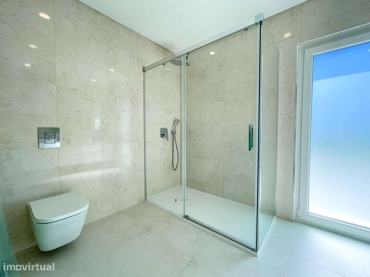 Moradia T4 com Piscina - Santa Iria de Azoia (Bairro da Salvação)-15