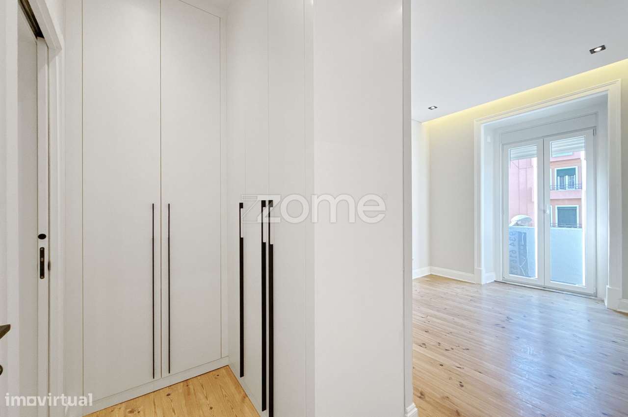 Apartamento T3 remodelado na Avenida Almirante Reis - Lisboa-26