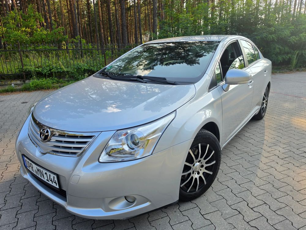 Toyota Avensis III (2009-) 1.8 Executive 2009