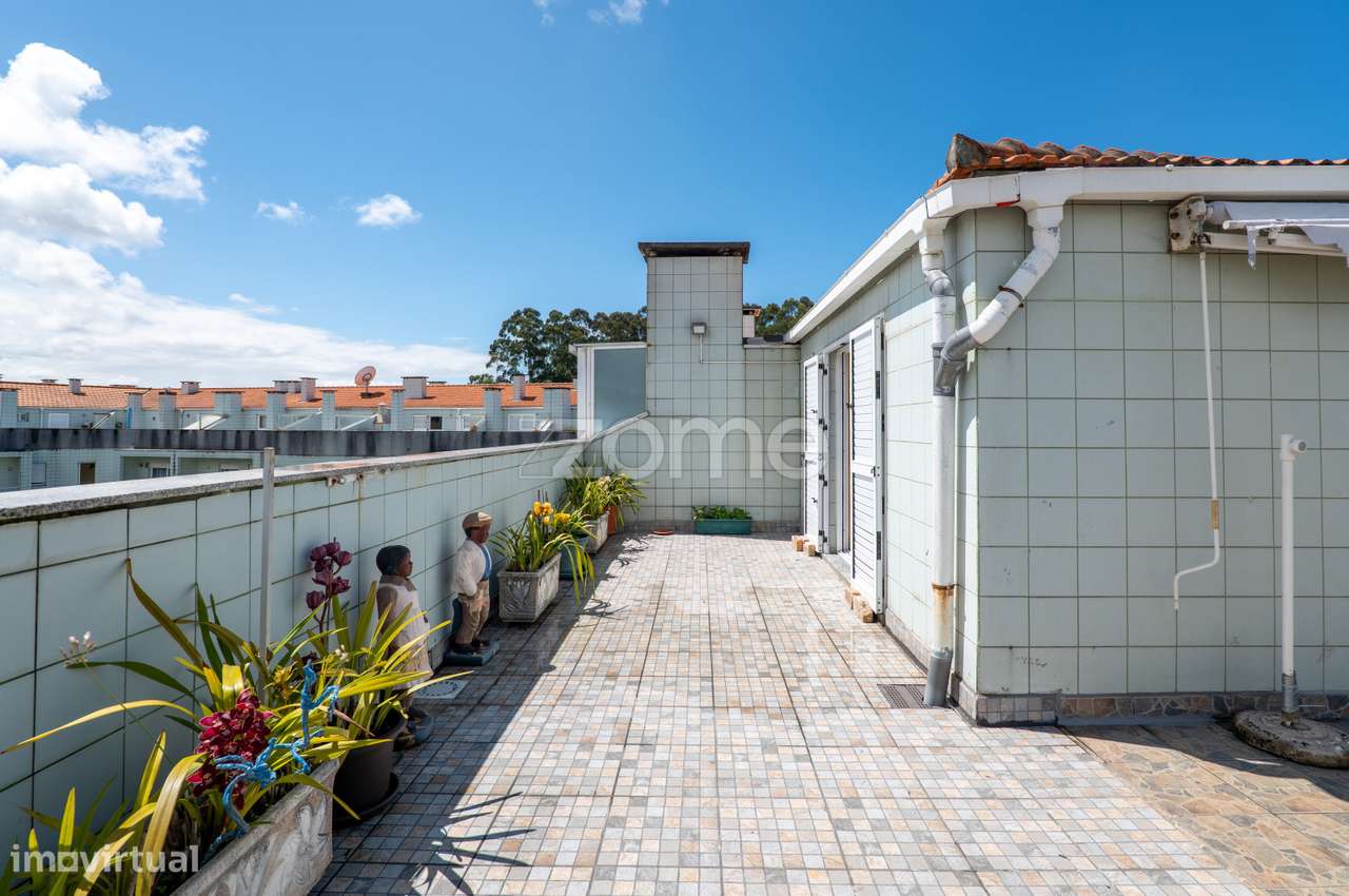 Duplex T3 com Terraço e Vista Mar em Gaia-27